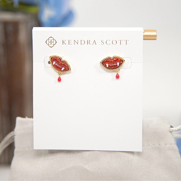 Kendra Scott Red Kyocera Opal Vampire Lips Stud Earrings NWT - Picture 2 of 4